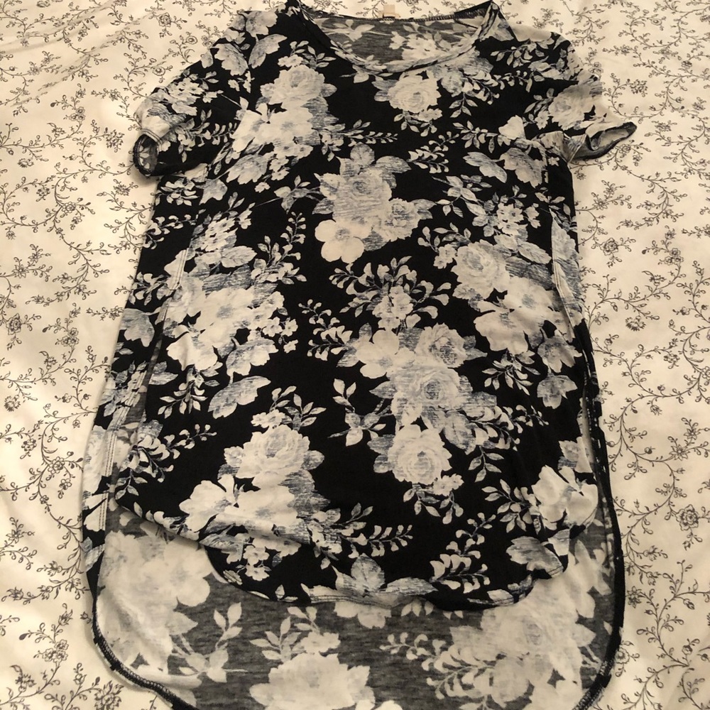 Aritzia Capucine Tshirt